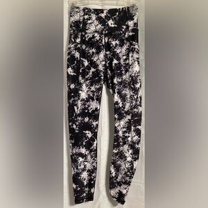 Black and White Tie-Dye Leggings